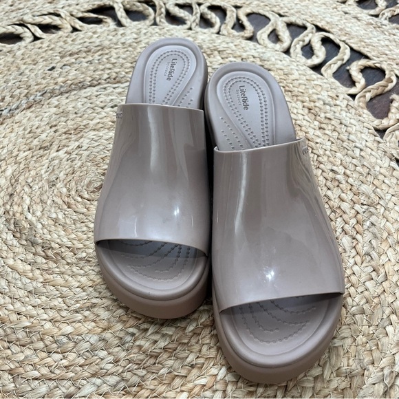 Crocs Brooklyn High Shine Slide Heel Latte Tan Women's size 10 - Picture 3 of 7